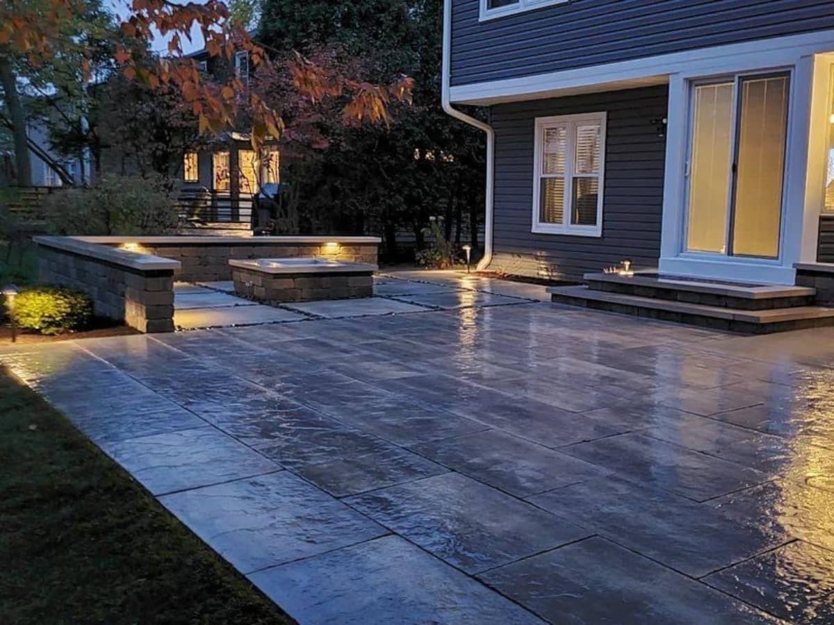 bluestone patio with seating walls