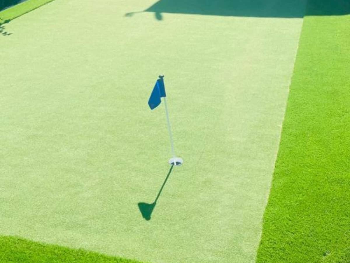 square flat putting green install